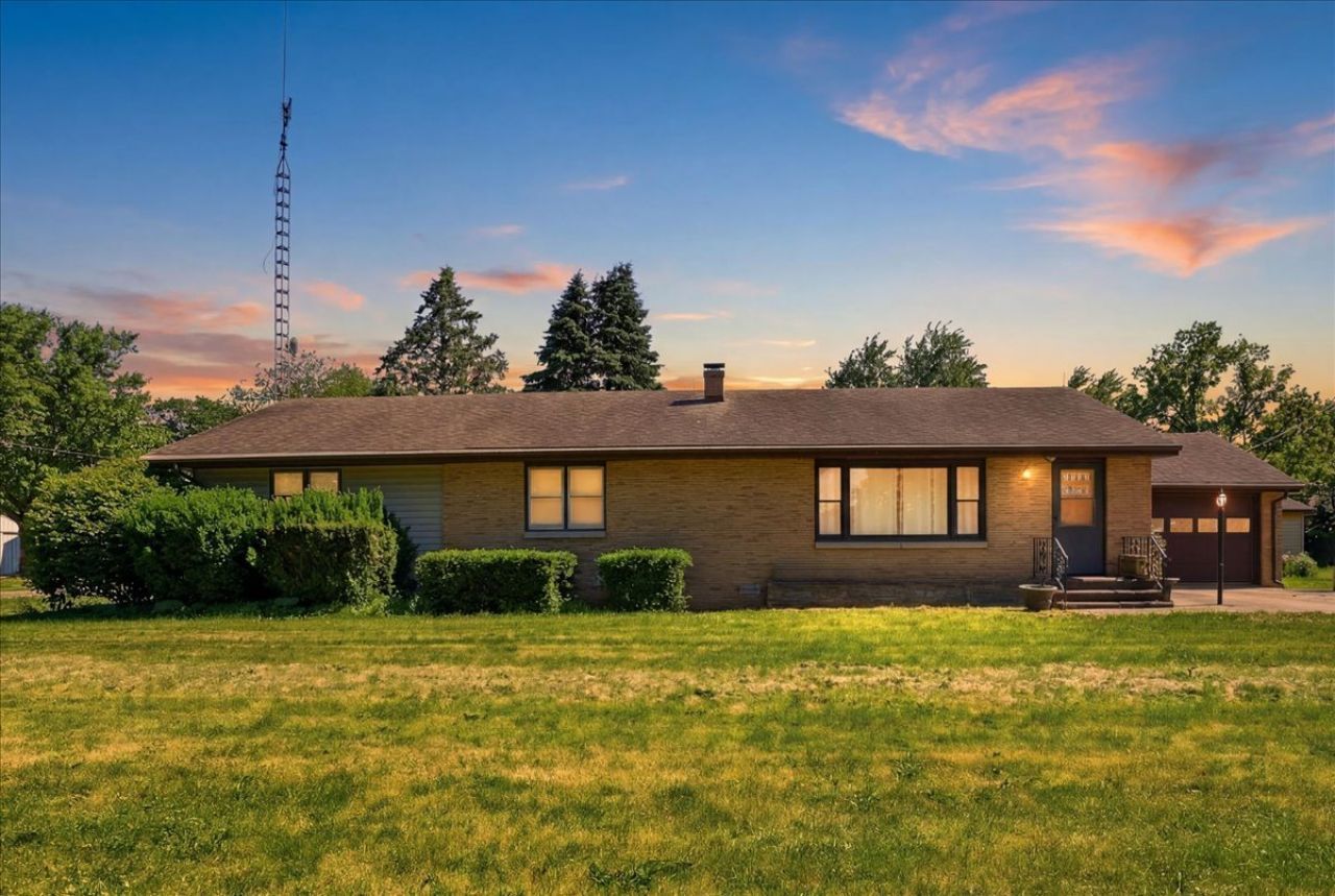 108 E Grant Street , Arrowsmith, IL 61722