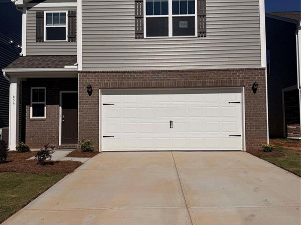 655 13th Avenue Drive NE, Hickory, NC 28601