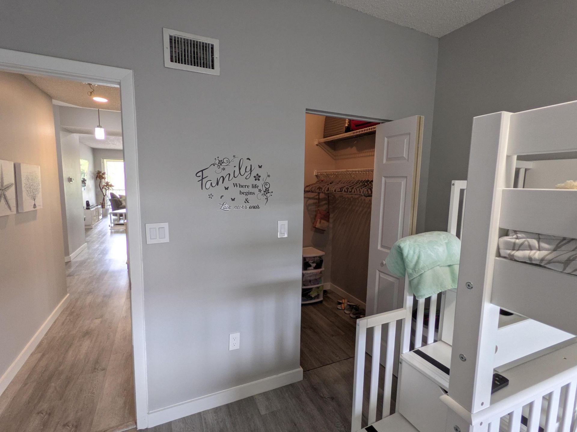 105 Half Moon Circle, Unit F2, Hypoluxo, FL 33462 Photo