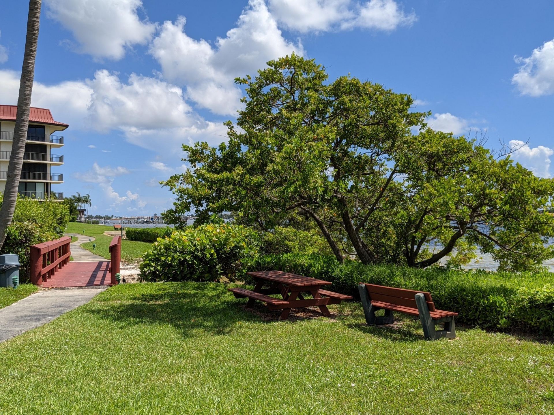 105 Half Moon Circle, Unit F2, Hypoluxo, FL 33462 Photo