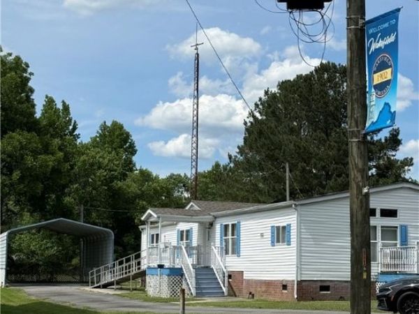 304 E Main Street , Wakefield, VA 23888