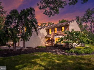 890 VILLAGE CIRCLE , BLUE BELL, PA 19422