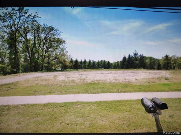 141 W Elizabeth Street , Lake Orion Vlg, MI 48362
