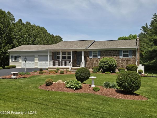 5 Browns Grove Road, Drums, PA 18222