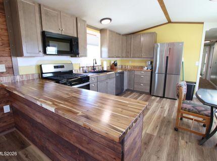 8 Falcon Way, Yerington, NV 89447 Photo