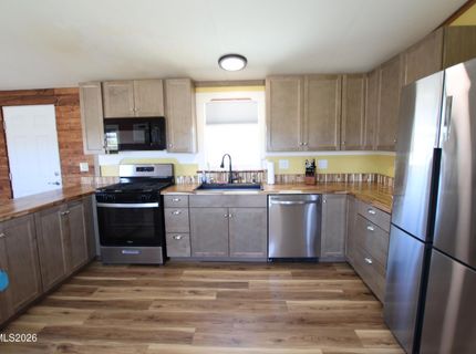 8 Falcon Way, Yerington, NV 89447 Photo