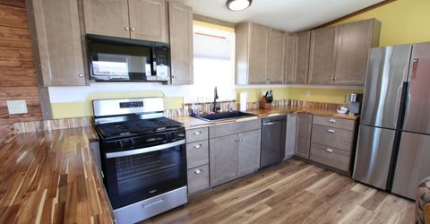 8 Falcon Way, Yerington, NV 89447 Photo