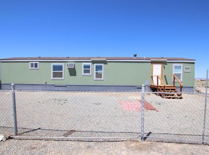 8 Falcon Way, Yerington, NV 89447 Photo
