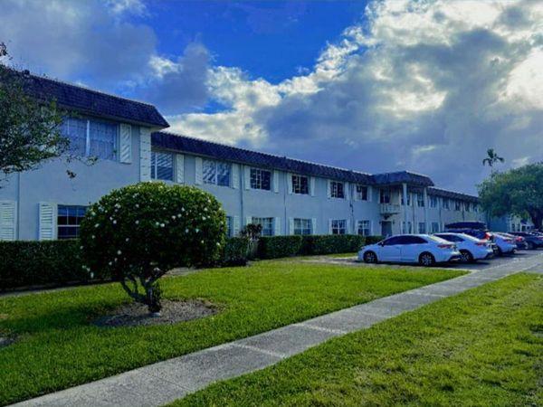 1560 Mckinley Street, Unit 111w, Hollywood, FL 33020