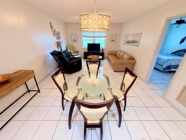 1560 Mckinley Street, Unit 111w, Hollywood, FL 33020