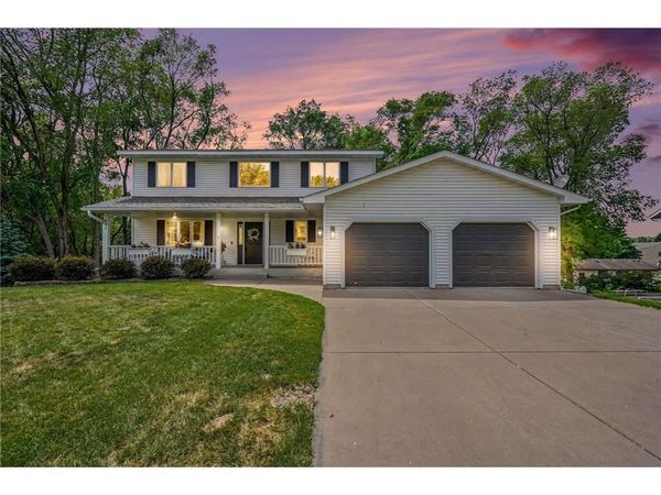 685 Flora Square, Prescott, WI 54021