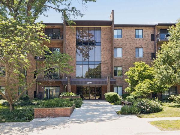 Unit 304, Darien, IL 60561