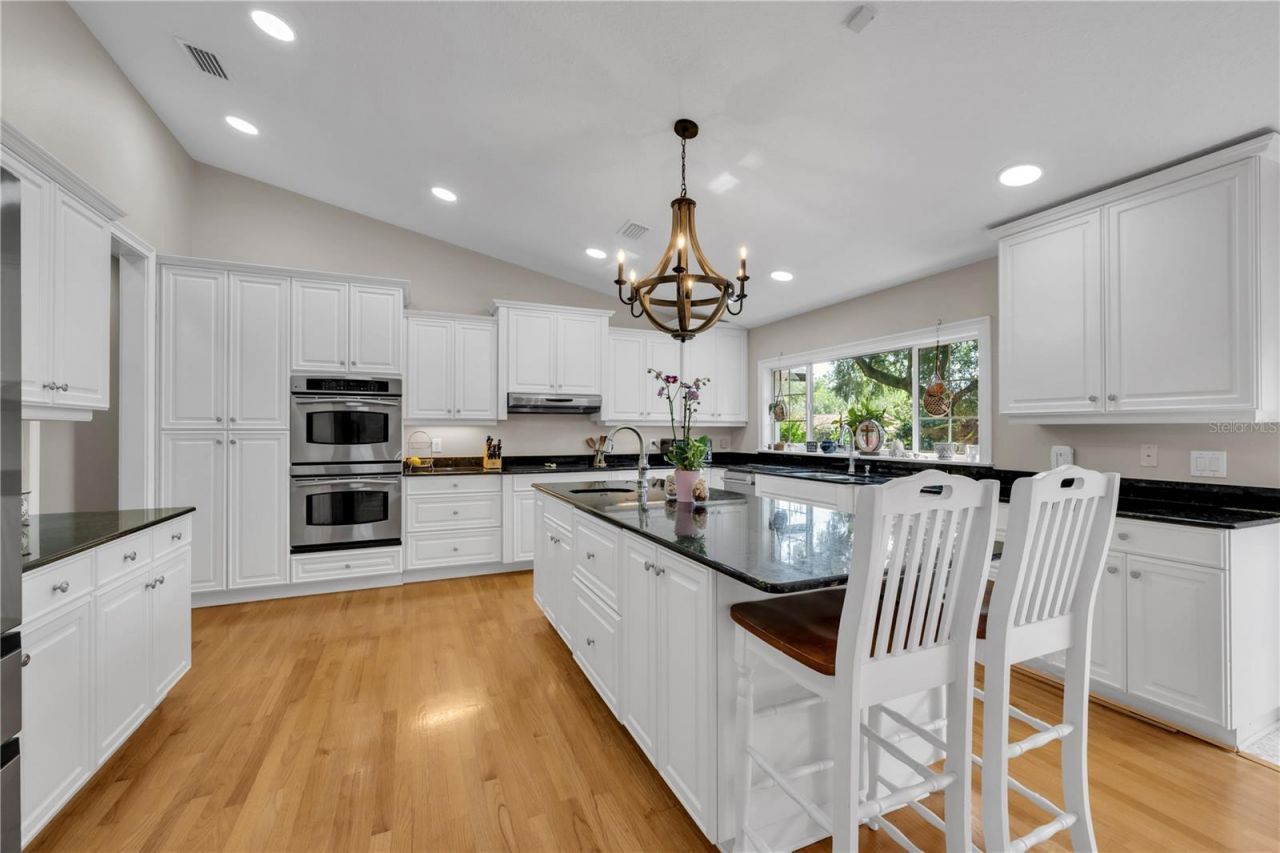 6606 Glencoe Drive , Tampa, FL 33617 Photo