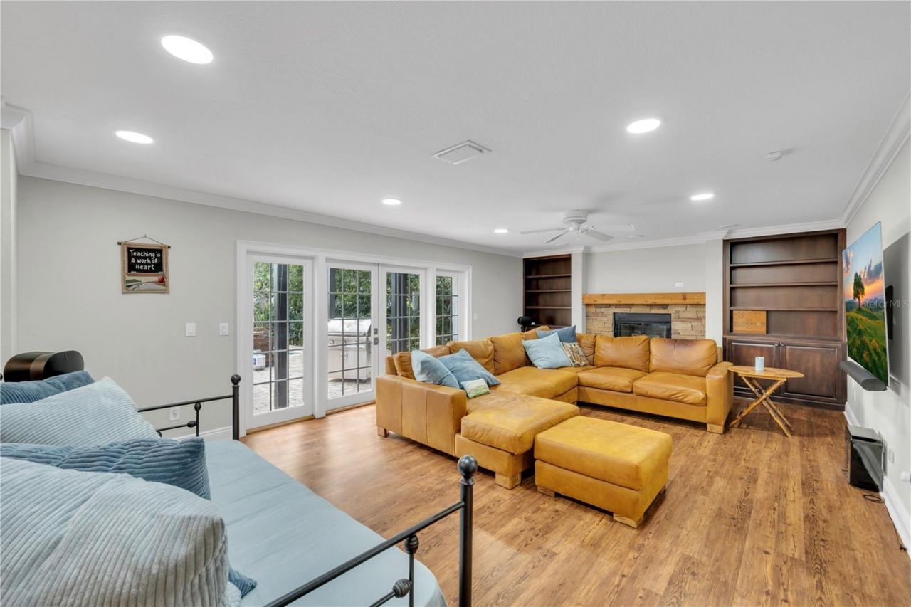 6606 Glencoe Drive , Tampa, FL 33617 Photo