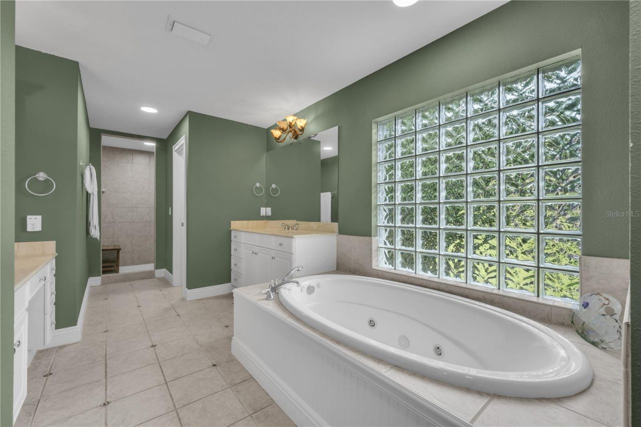 6606 Glencoe Drive , Tampa, FL 33617 Photo