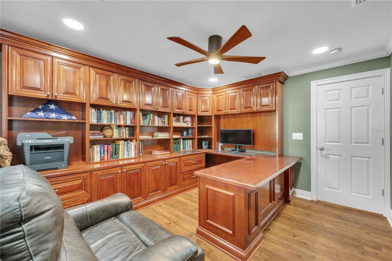 6606 Glencoe Drive , Tampa, FL 33617 Photo