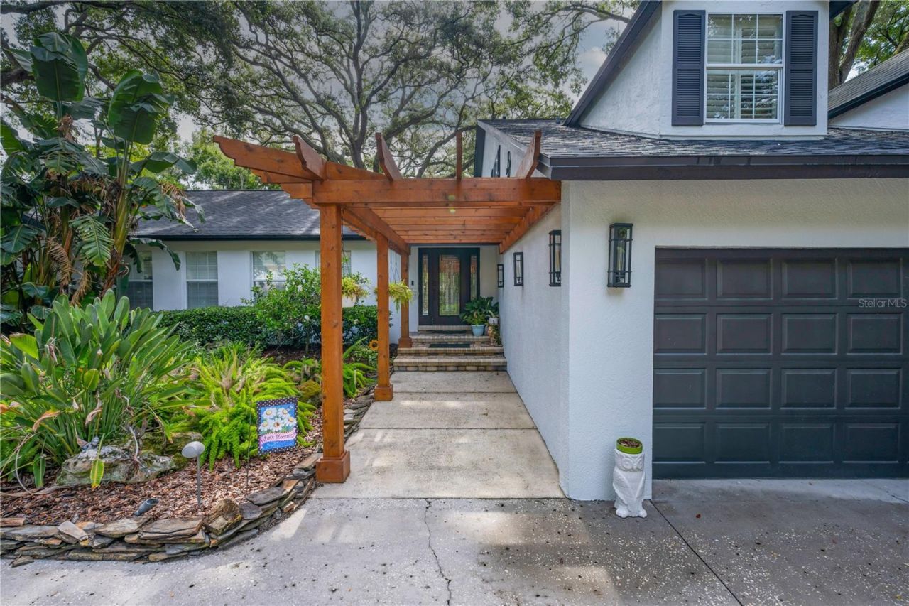 6606 Glencoe Drive , Tampa, FL 33617 Photo