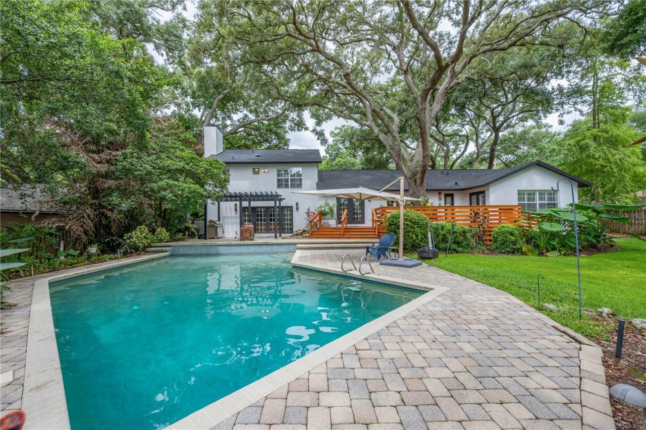 6606 Glencoe Drive , Tampa, FL 33617 Photo