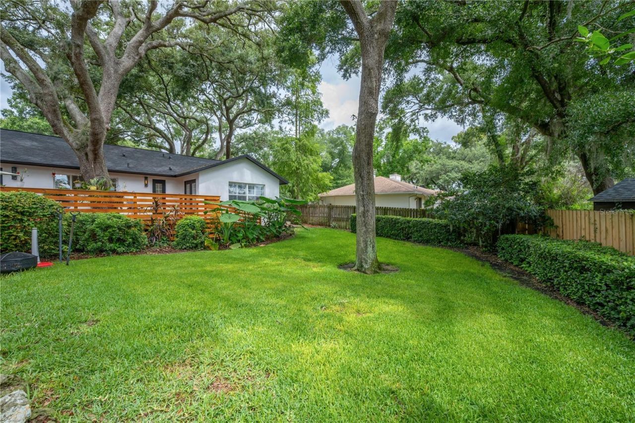 6606 Glencoe Drive , Tampa, FL 33617 Photo