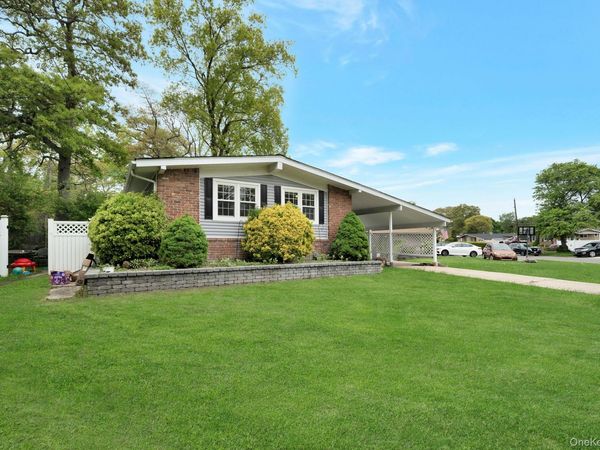 34 Cheryl Drive , Ronkonkoma, NY 11779