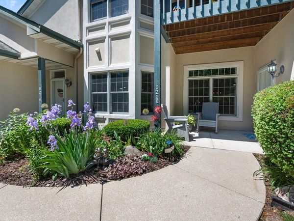 10208 W Deerwood LANE, Franklin, WI 53132