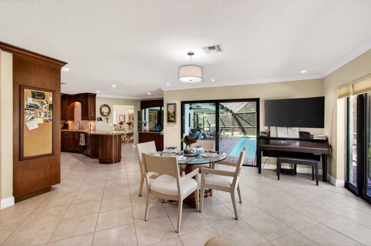 22491 Martella Avenue, Boca Raton, FL 33433 Photo