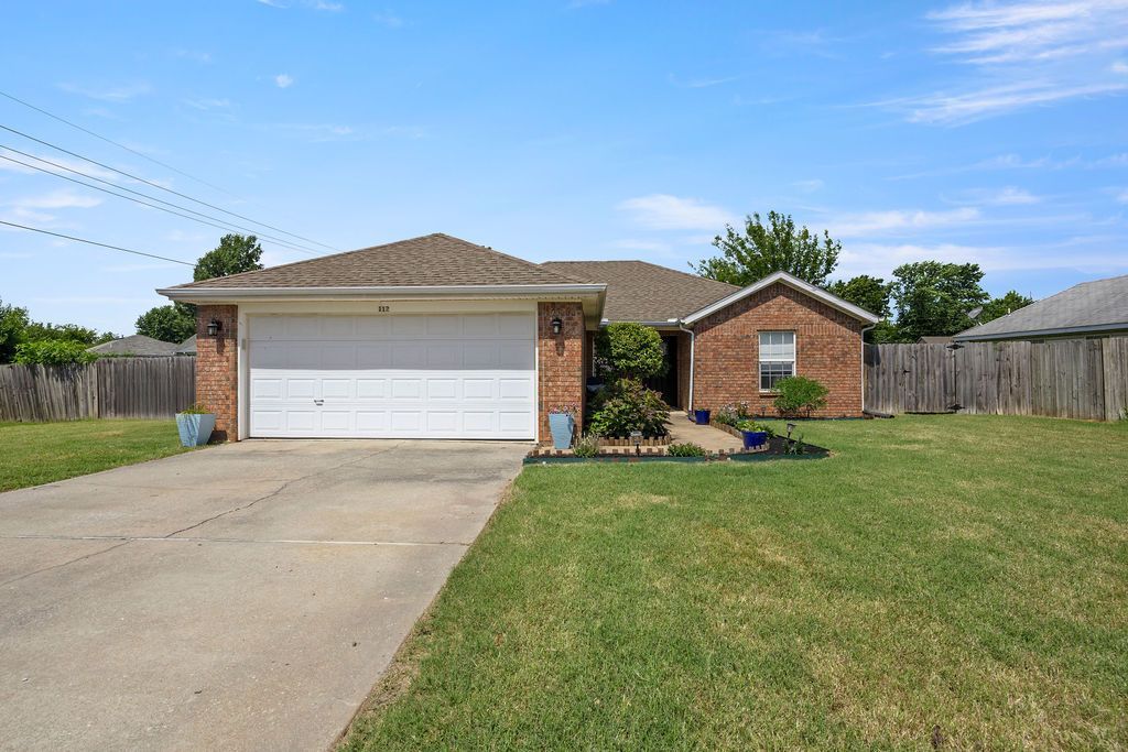 112 Green Acres Street, Lowell, AR 72745 Main Photo