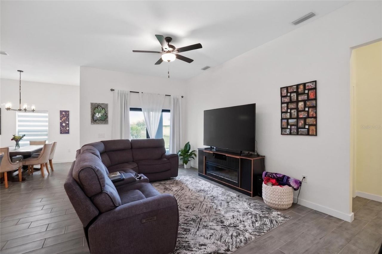 21434 Dekals Avenue, Port Charlotte, FL 33952 Photo