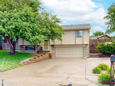 7901 Laurel Court, La Vista, NE 68128