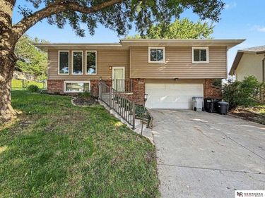 5208 Ascot Circle, Lincoln, NE 68516
