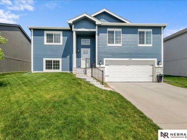 8205 N 174th Avenue, Bennington, NE 68007