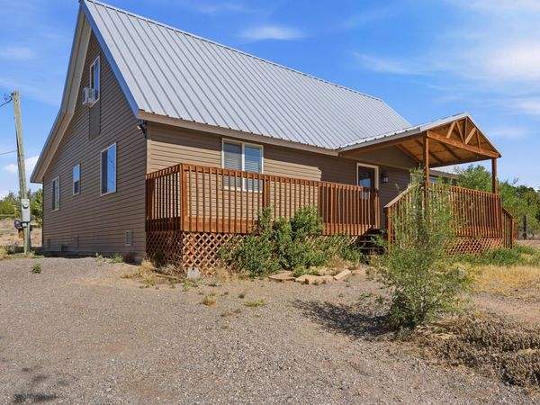 84 Skyline Drive, Edgewood, NM 87015