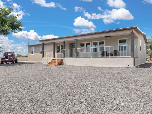 5373 Raglin Avenue SW, Albuquerque, NM 87121