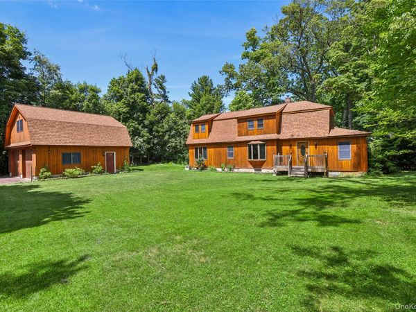 17 Hillside Road, Greenwood Lake, NY 10925