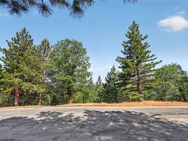 30308 Leprechaun, Running Springs, CA 92382