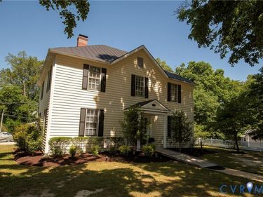 710 College Avenue , Blackstone, VA 23824