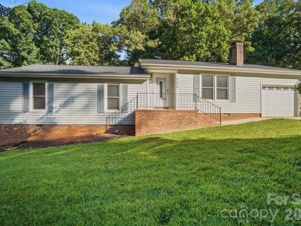 4604 Oakwood Circle , Gastonia, NC 28056