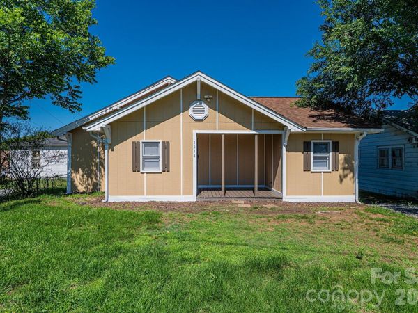 1614 College Avenue SW, Lenoir, NC 28645