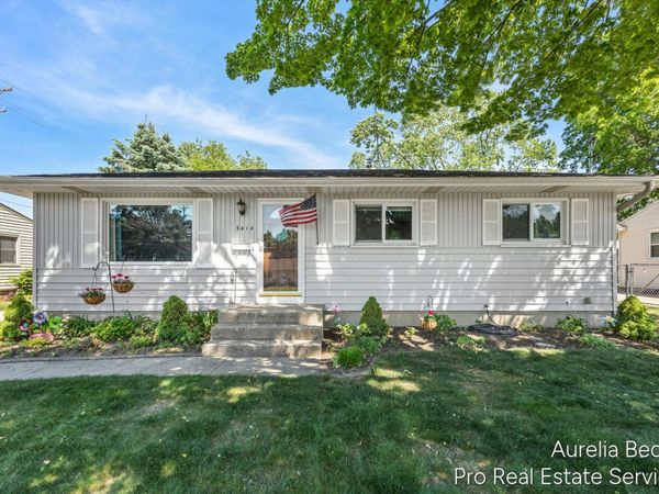 3414 Perry Avenue SW, Wyoming, MI 49519