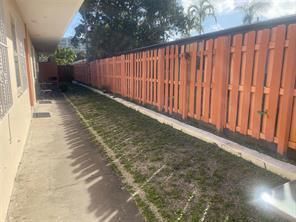 210 SE 9th Street, Unit 1, Hallandale Beach, FL 33009 Photo