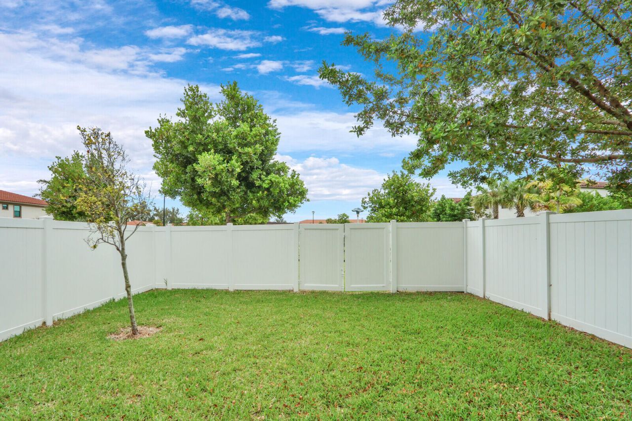 4008 Sequoia Place, Riviera Beach, FL 33410 Photo