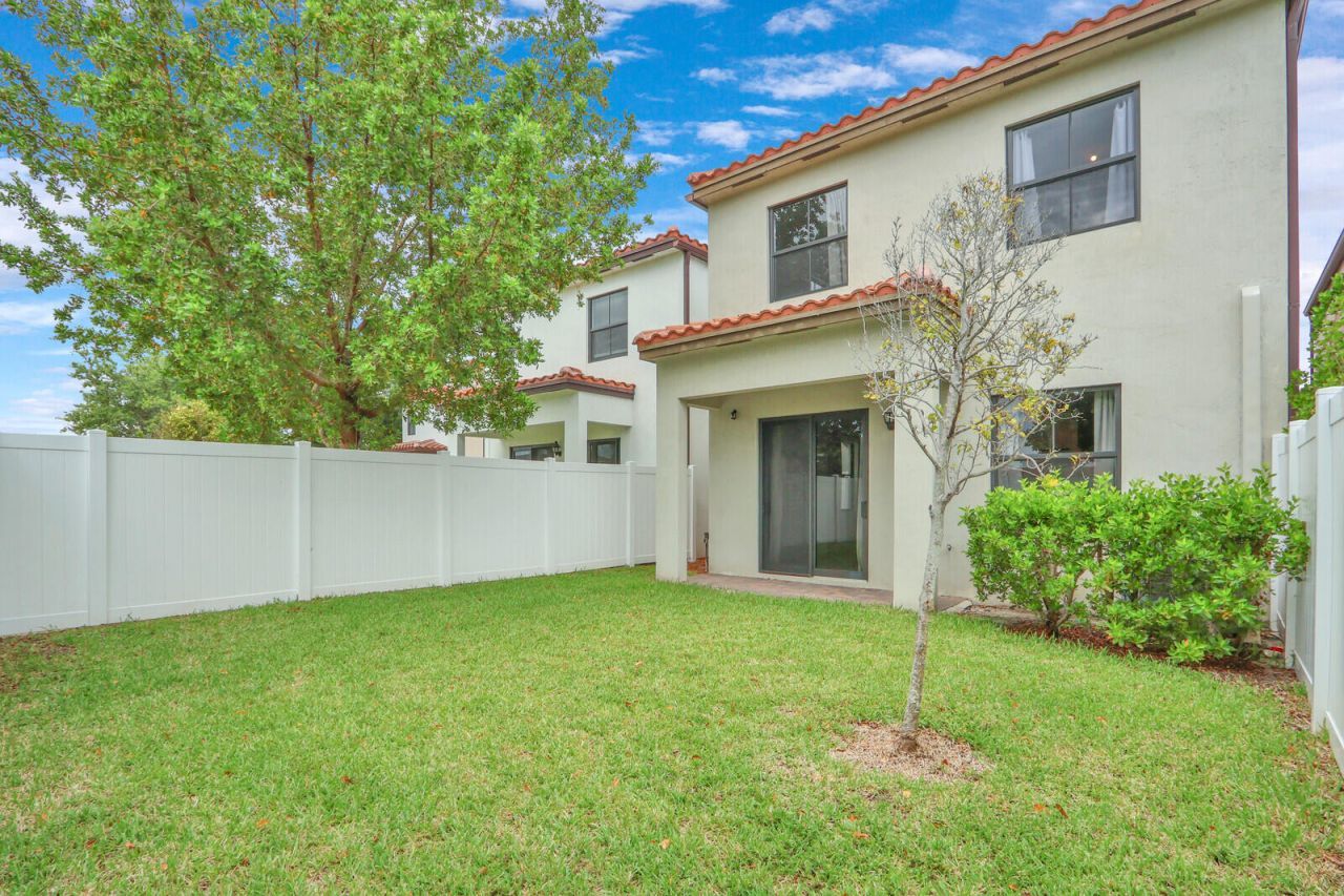 4008 Sequoia Place, Riviera Beach, FL 33410 Photo