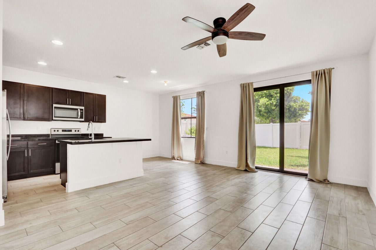 4008 Sequoia Place, Riviera Beach, FL 33410 Photo