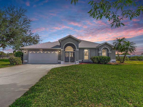 2704 SE Eagle Drive, Port St. Lucie, FL 34984