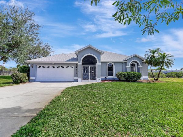 2704 SE Eagle Drive, Port St. Lucie, FL 34984