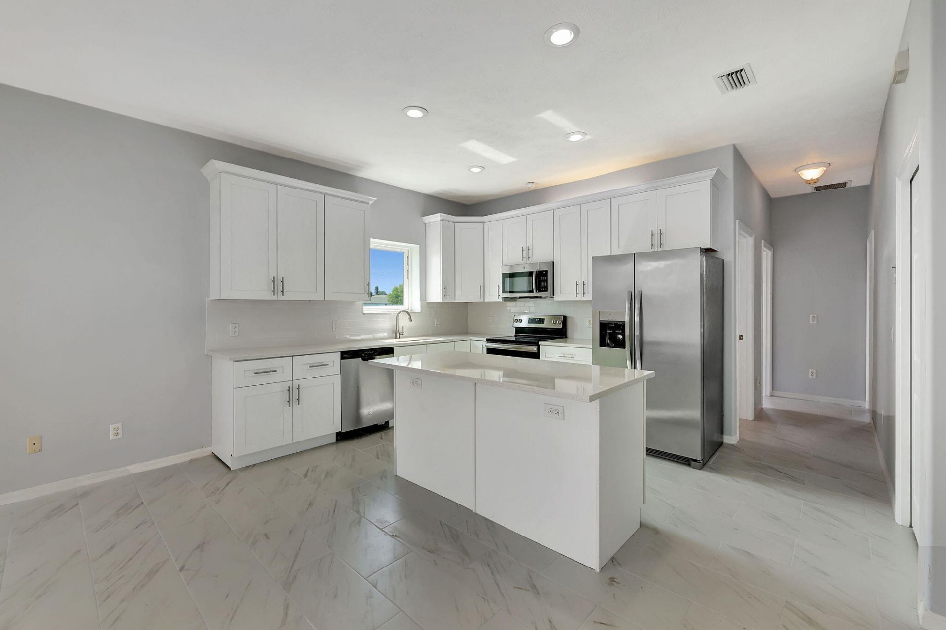 2704 SE Eagle Drive, Port Saint Lucie, FL 34984 Photo