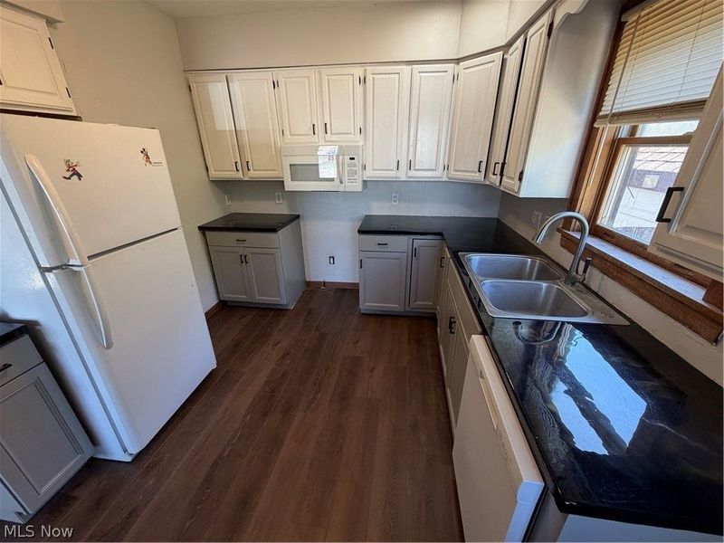 383 E Tallmadge Avenue , Akron, OH 44310 Photo 11