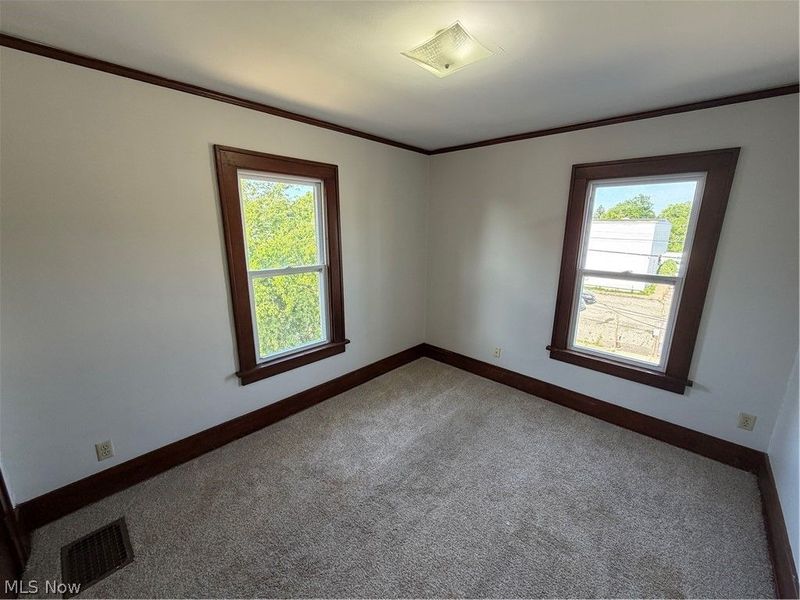 383 E Tallmadge Avenue , Akron, OH 44310 Photo 12