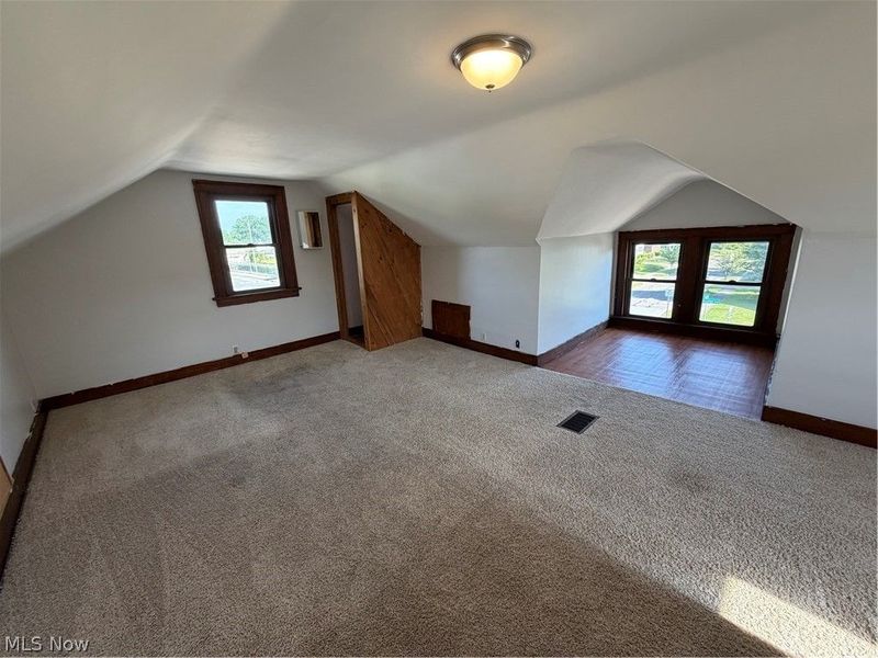 383 E Tallmadge Avenue , Akron, OH 44310 Photo 8