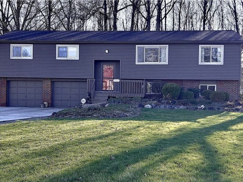2933 Crestwood Drive NW, Warren, OH 44485 Photo 1